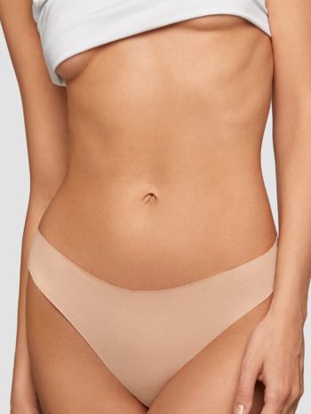 Mujer camiseta blanca